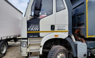 FAW J6